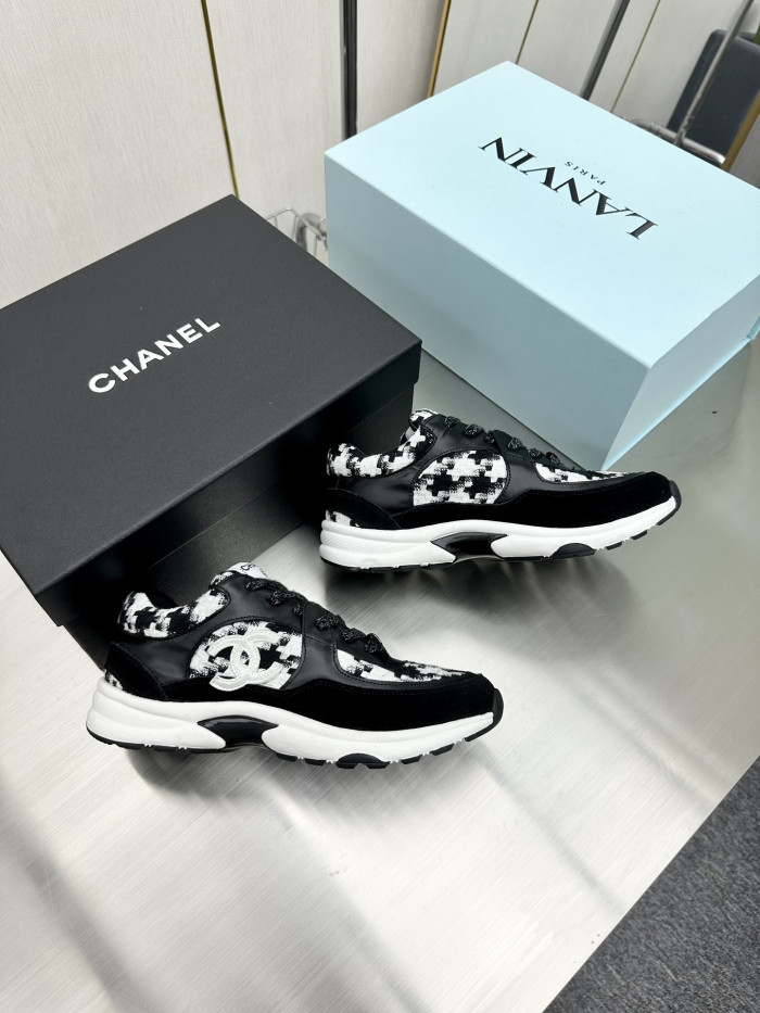 Ch**el sneaker