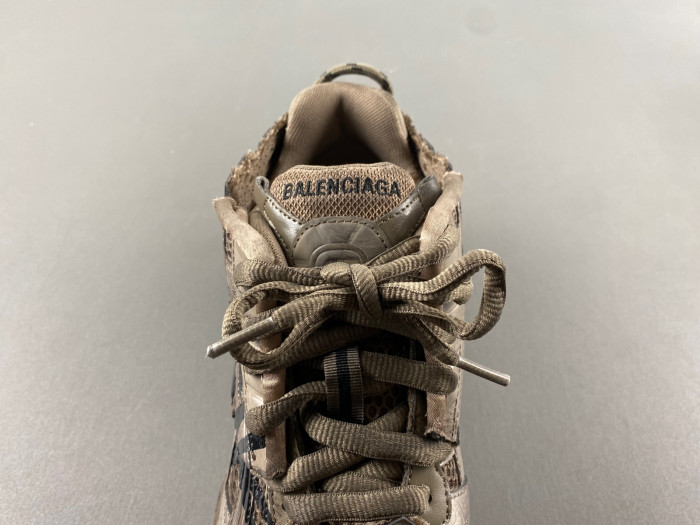 BLCG RUNNER SNEAKER