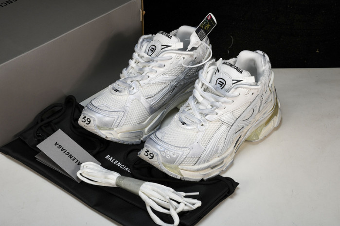 BLCG RUNNER SNEAKER
