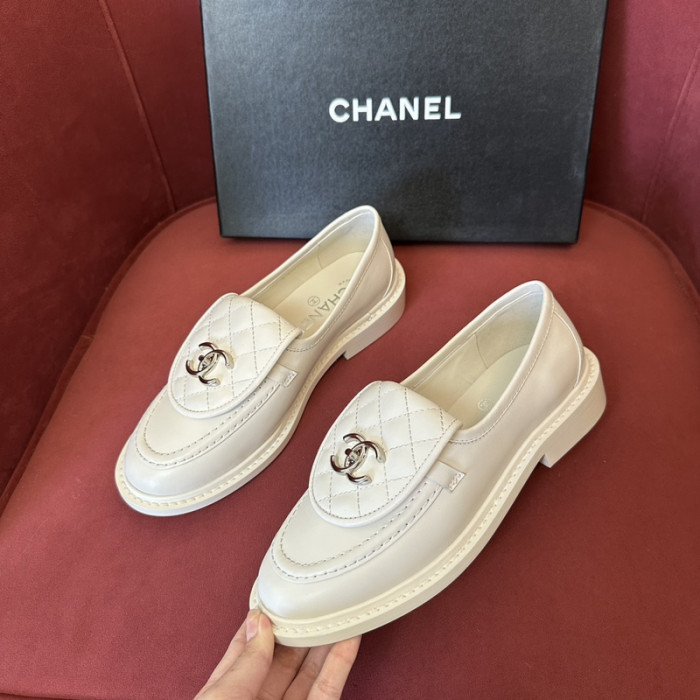 Ch**el loafer