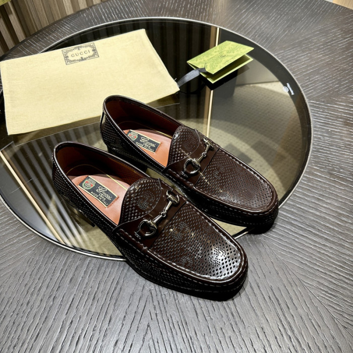 G*u*i loafer