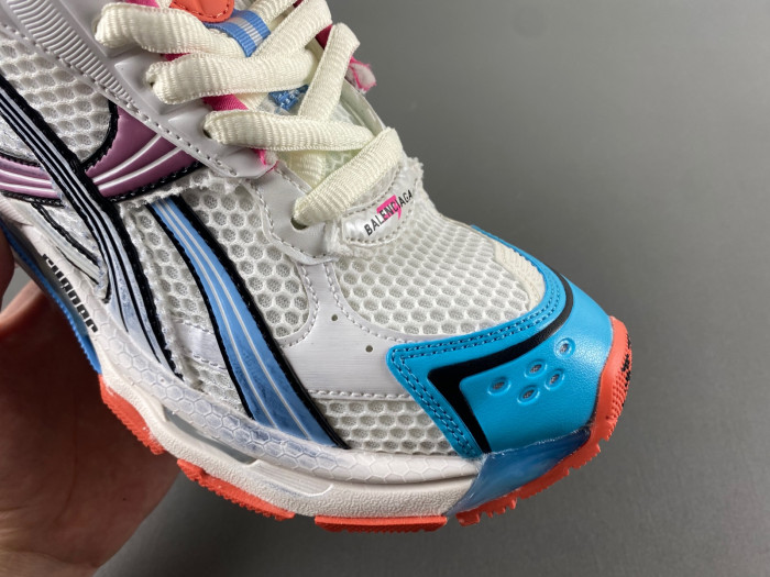 blcg runner sneaker