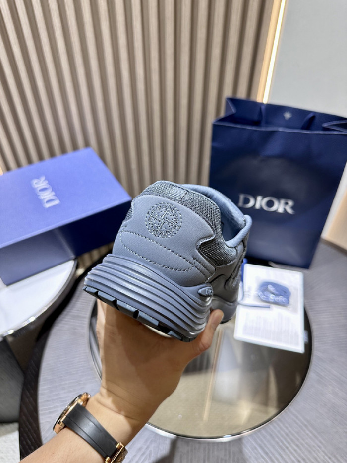 D1OR B30 SNEAKER