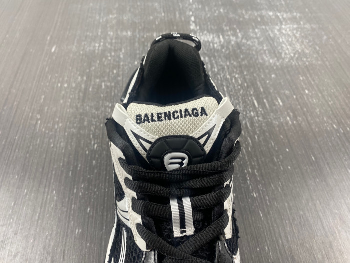 BLCG RUNNER SNEAKER