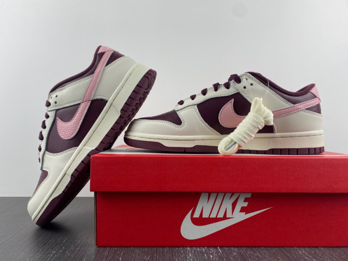 nike dunk low "valentine
