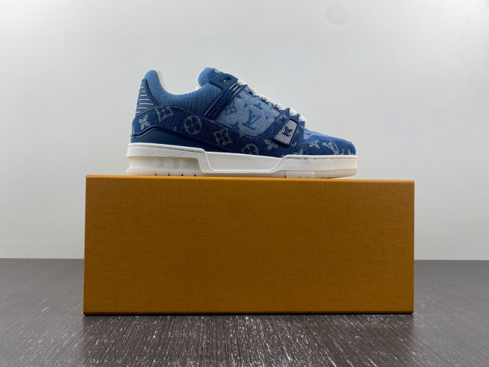 LOU1VTON trainer (EU47)