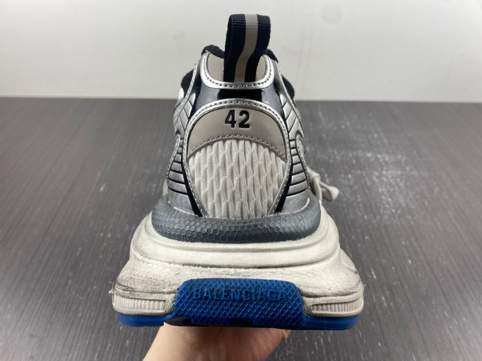blc* 3xl sneaker