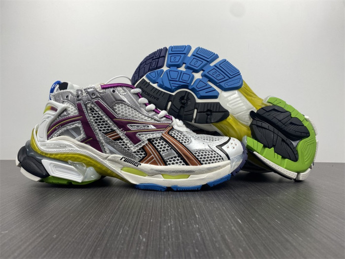 blcg runner sneaker