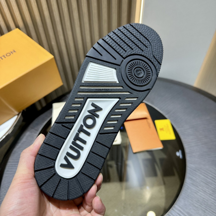 LOU1VTON SNEAKER
