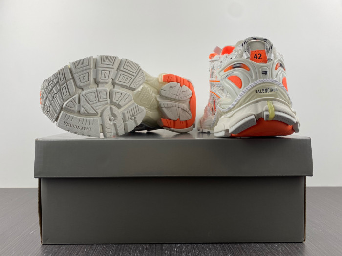blcg runner sneaker