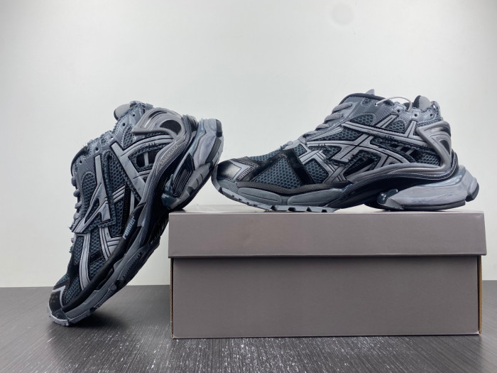 blcg runner sneaker