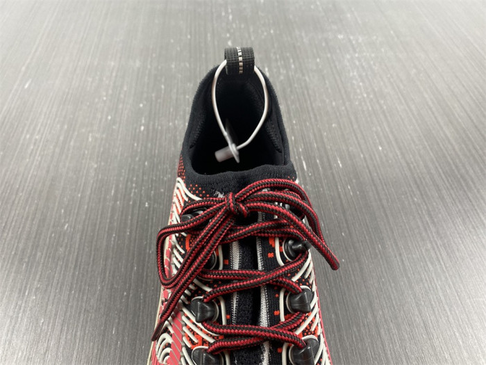 G*u*i1 run sneaker