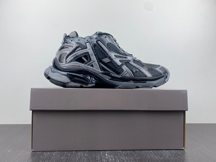 blcg runner sneaker