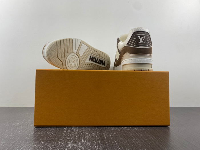 LOU1VTON trainer (EU47)