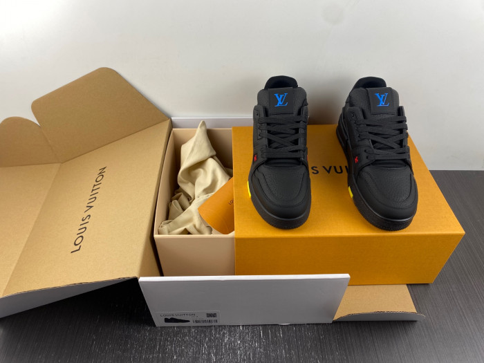 LOU1VTON trainer (EU47)