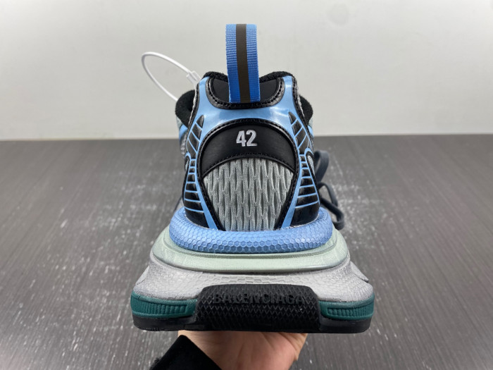 blc* 3xl sneaker