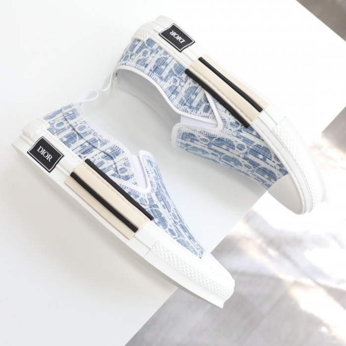 d1or b23 sneaker