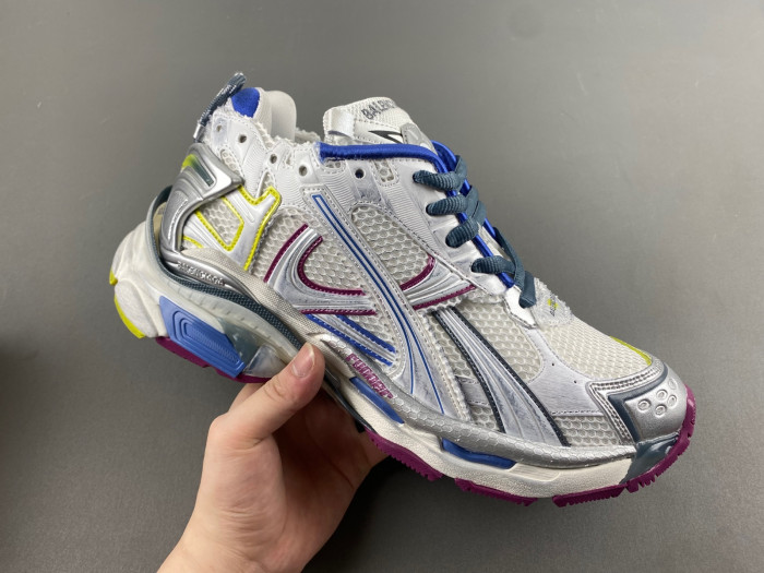 blcg runner sneaker