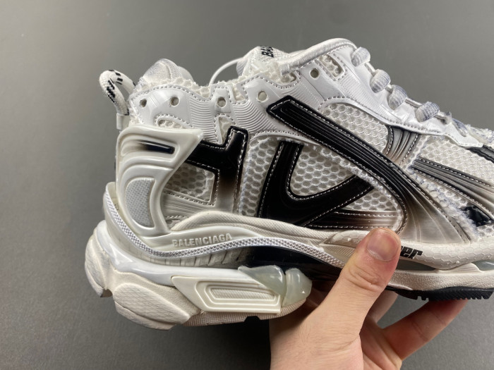 blcg runner sneaker