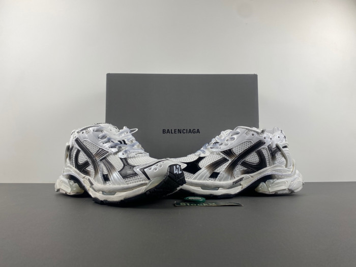 blcg runner sneaker