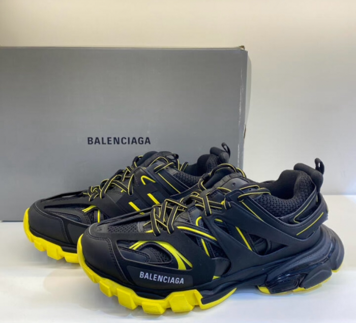 BLCG Track Black Yellow 542023 W3AC1 1070