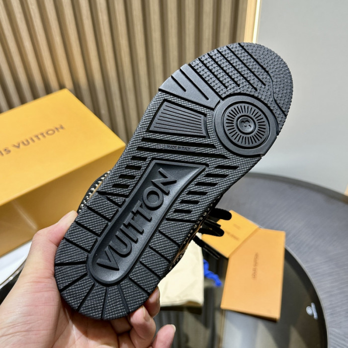 LOU1VTON SNEAKER