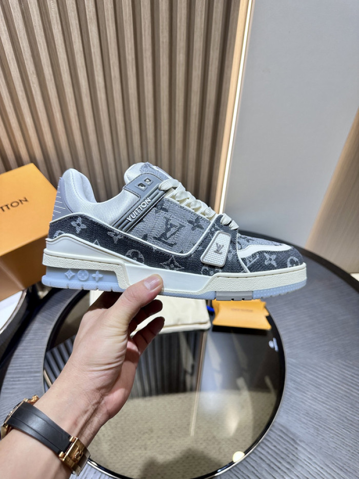 LOU1VTON SNEAKER