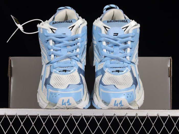 blcg runner sneaker