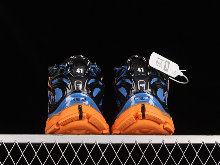 blcg runner sneaker