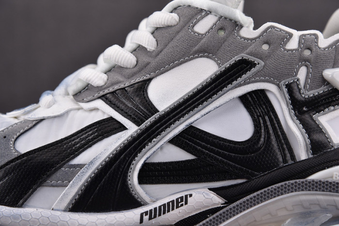 blcg runner sneaker
