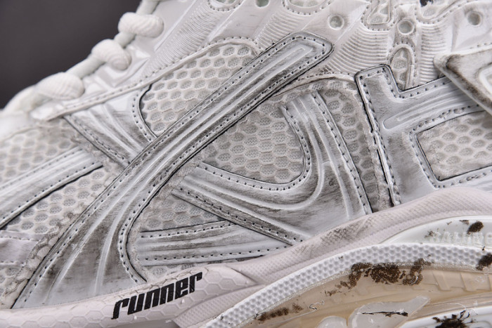 blcg runner sneaker