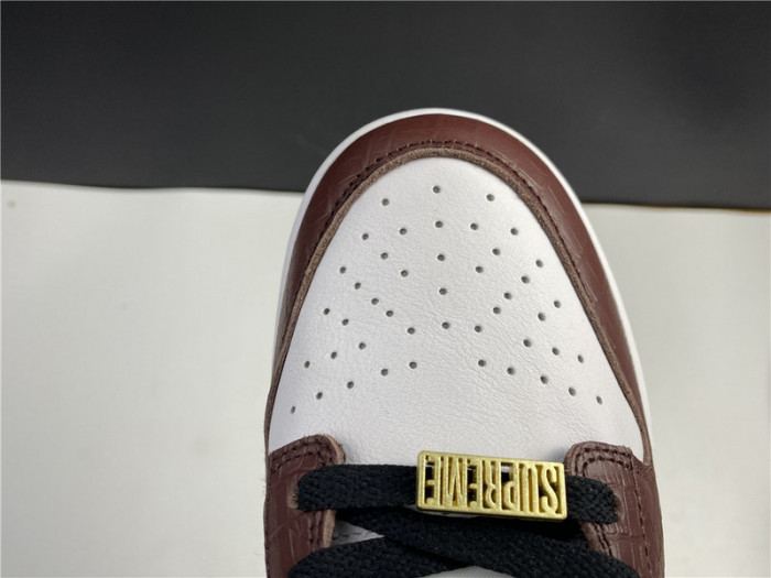 Supre* X Dunk Low OG SB QS 