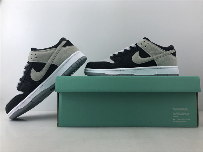 nike sb dunk low black wolf grey 854866-001