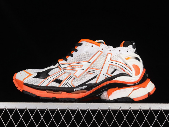 blcg runner sneaker