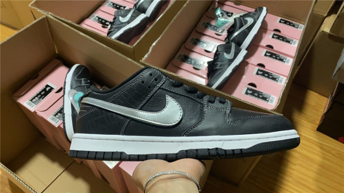 nike sb dunk low Di*m*nd s*pply co black Di*m*nd bv1310-001