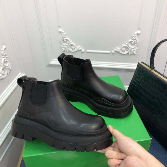 botteg*Ve*ne*ta tire leather ankle boots