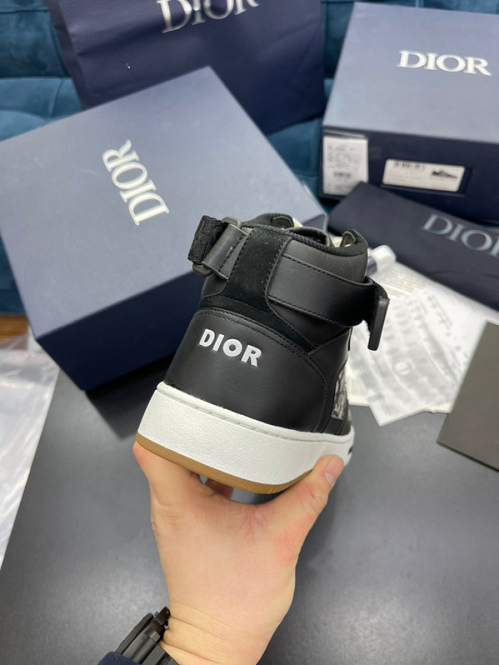 d1or b27 sneaker