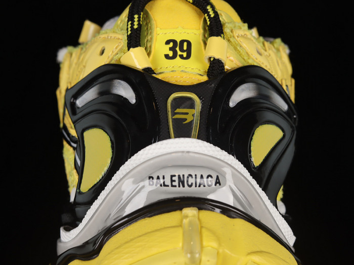 blcg runner sneaker