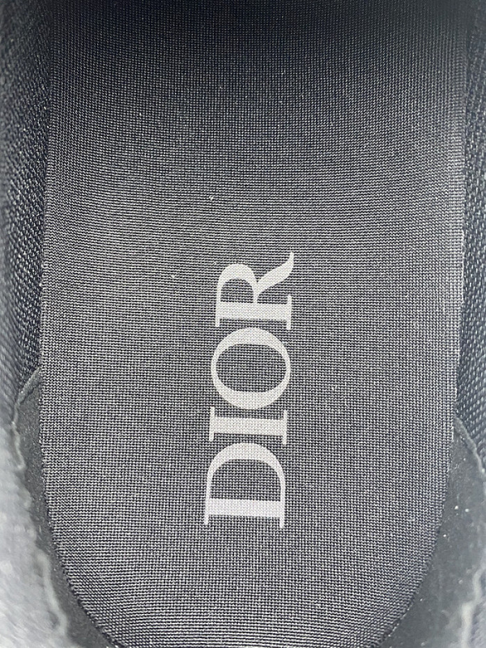 d1or b22 sneaker