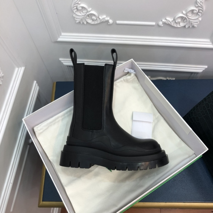 botteg*Ve*ne*ta tire leather ankle boots