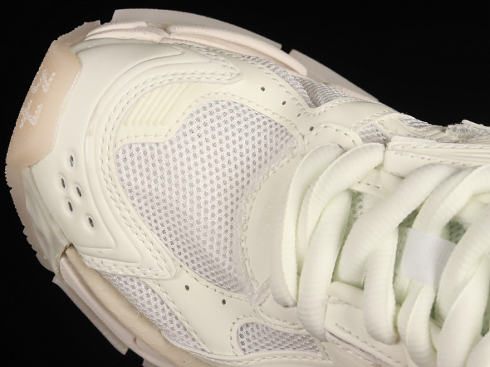 blcg runner sneaker