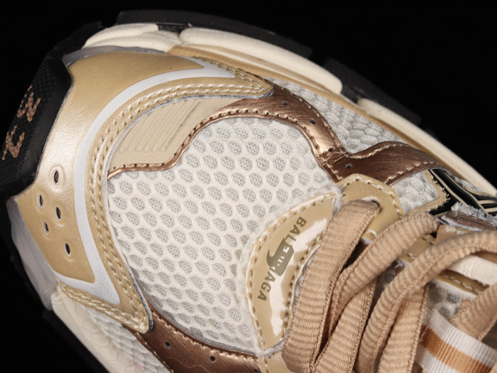 blcg runner sneaker