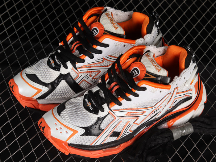 blcg runner sneaker